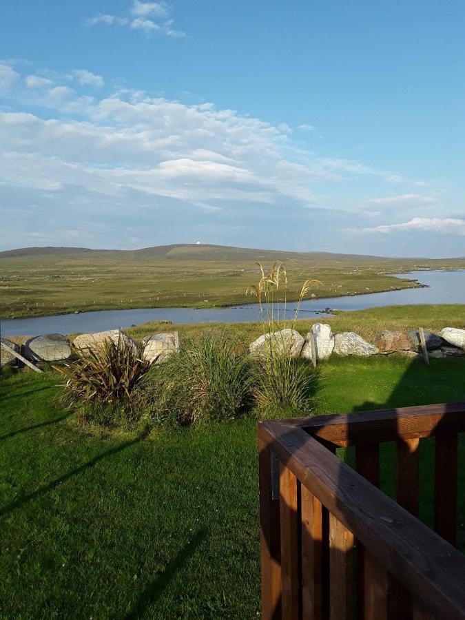 Swan View Lodge - North Uist Lochmaddy Exterior photo